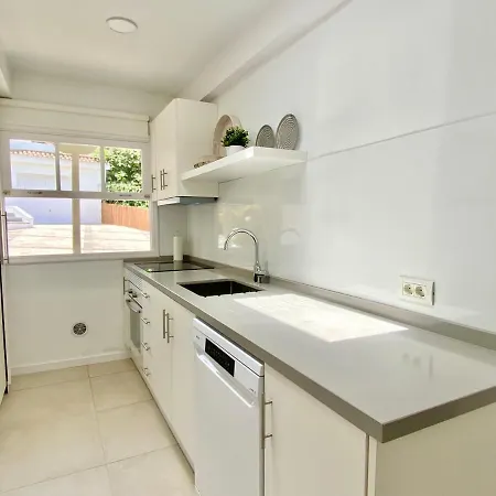 Casa Fontana, Amazing Sea View And Wide Terrace With Pool Holiday home