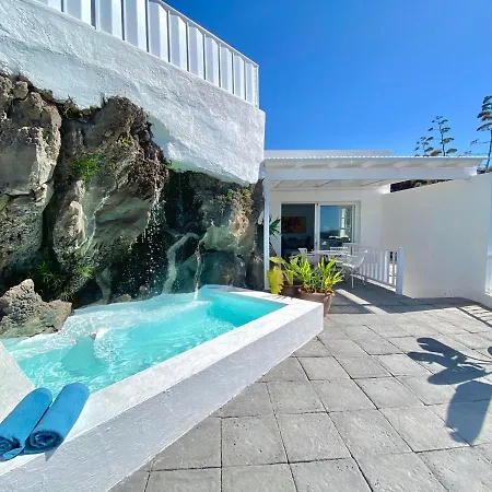 Casa Fontana, Amazing Sea View And Wide Terrace With Pool Holiday home *