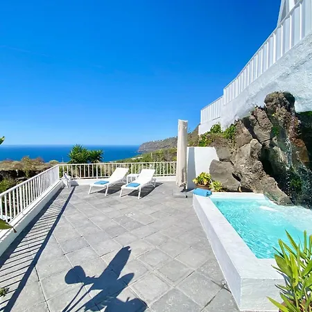 Casa Fontana, Amazing Sea View And Wide Terrace With Pool Holiday home