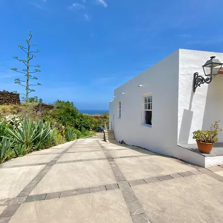 Casa Fontana, Amazing Sea View And Wide Terrace With Pool Holiday home *